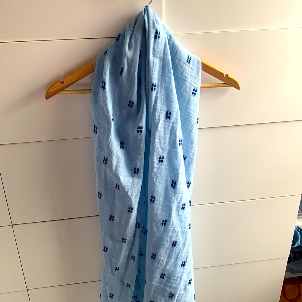 J crew linen scarf with navy accents